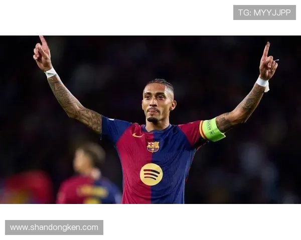 拉菲尼亚荣膺西甲赛季最佳潜力球员，表现稳健引发广泛关注