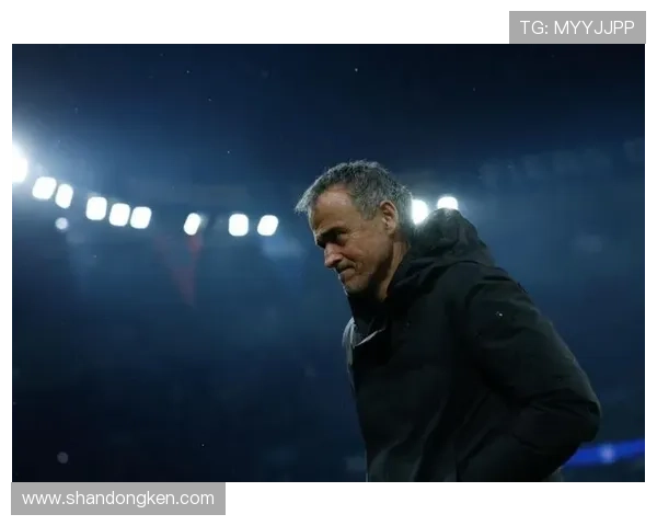 恩里克战术细节解析：高位逼抢与控球体系的融合