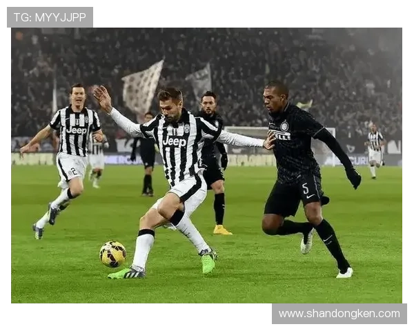 多特蒙德中场硬仗表现疲软,高强度对抗下稳定性面临考验 多特蒙德中场硬仗表现疲软,高强度对抗下稳定性面临考验