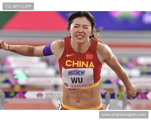 吴艳妮训练场上像神仙出手，生活里竟然住得比我还挤？